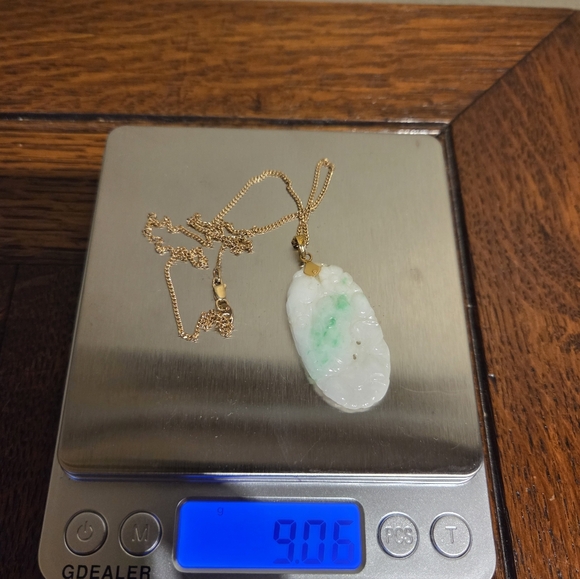 Vintage Jade Necklace With 10k Gold Chain - Picture 12 of 12
